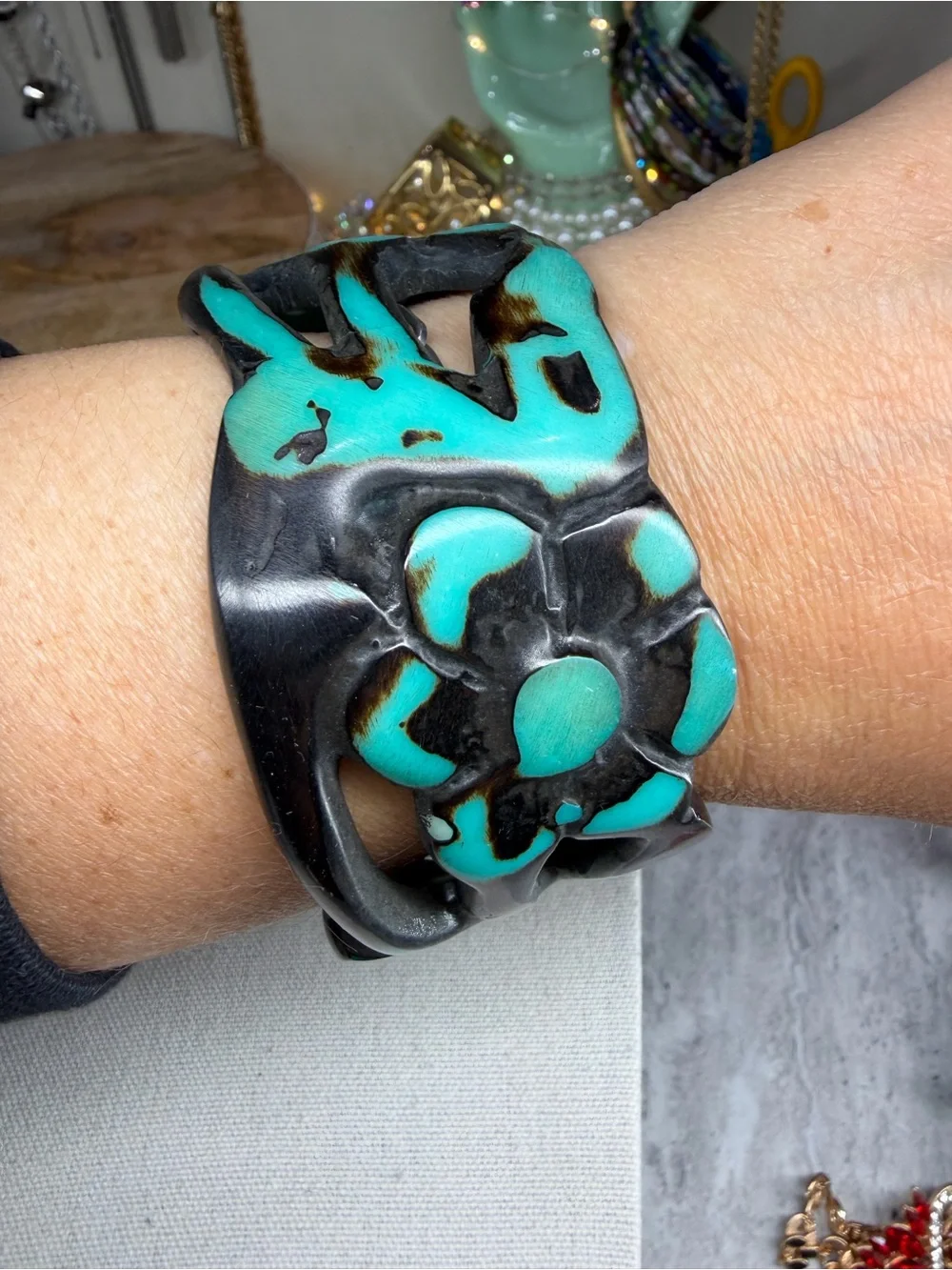 Vintage Resin Bangle 8 Flower Brown Teal Floral Carved Jewelry Chunky Retro
